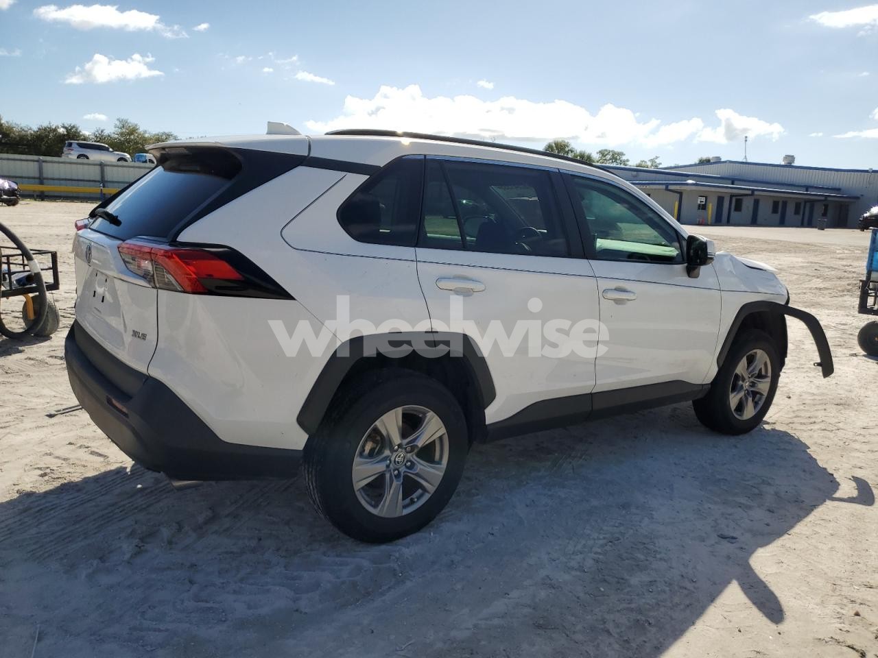 Photo 3 of 2024 TOYOTA RAV4 XLE (VIN 2T3W1RFV8RC282185)