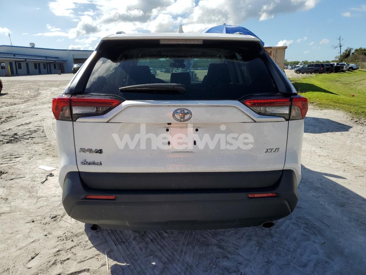 Photo 6 of 2024 TOYOTA RAV4 XLE (VIN 2T3W1RFV8RC282185)