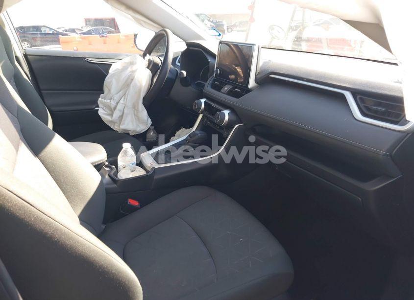 Photo 5 of 2024 Toyota Rav4 XLE (VIN 2T3W1RFV8RW304667)