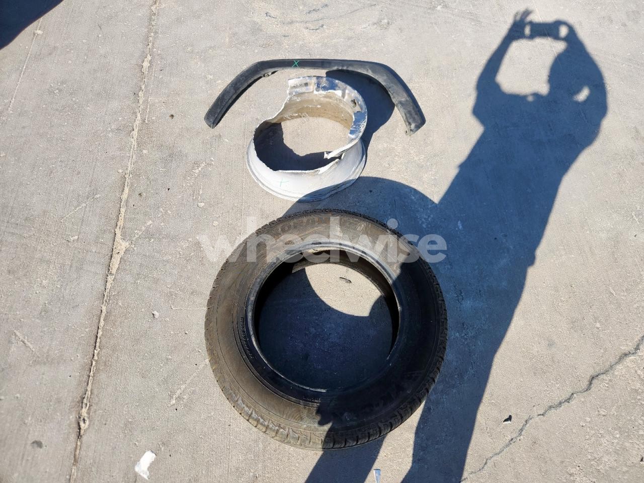 Photo 13 of 2024 TOYOTA RAV4 XLE (VIN 2T3W1RFV8RW309500)