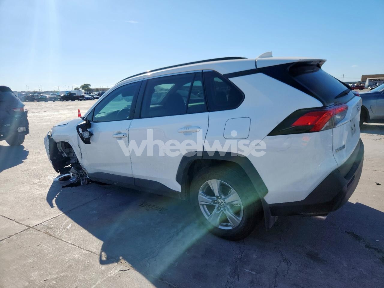 Photo 2 of 2024 TOYOTA RAV4 XLE (VIN 2T3W1RFV8RW309500)