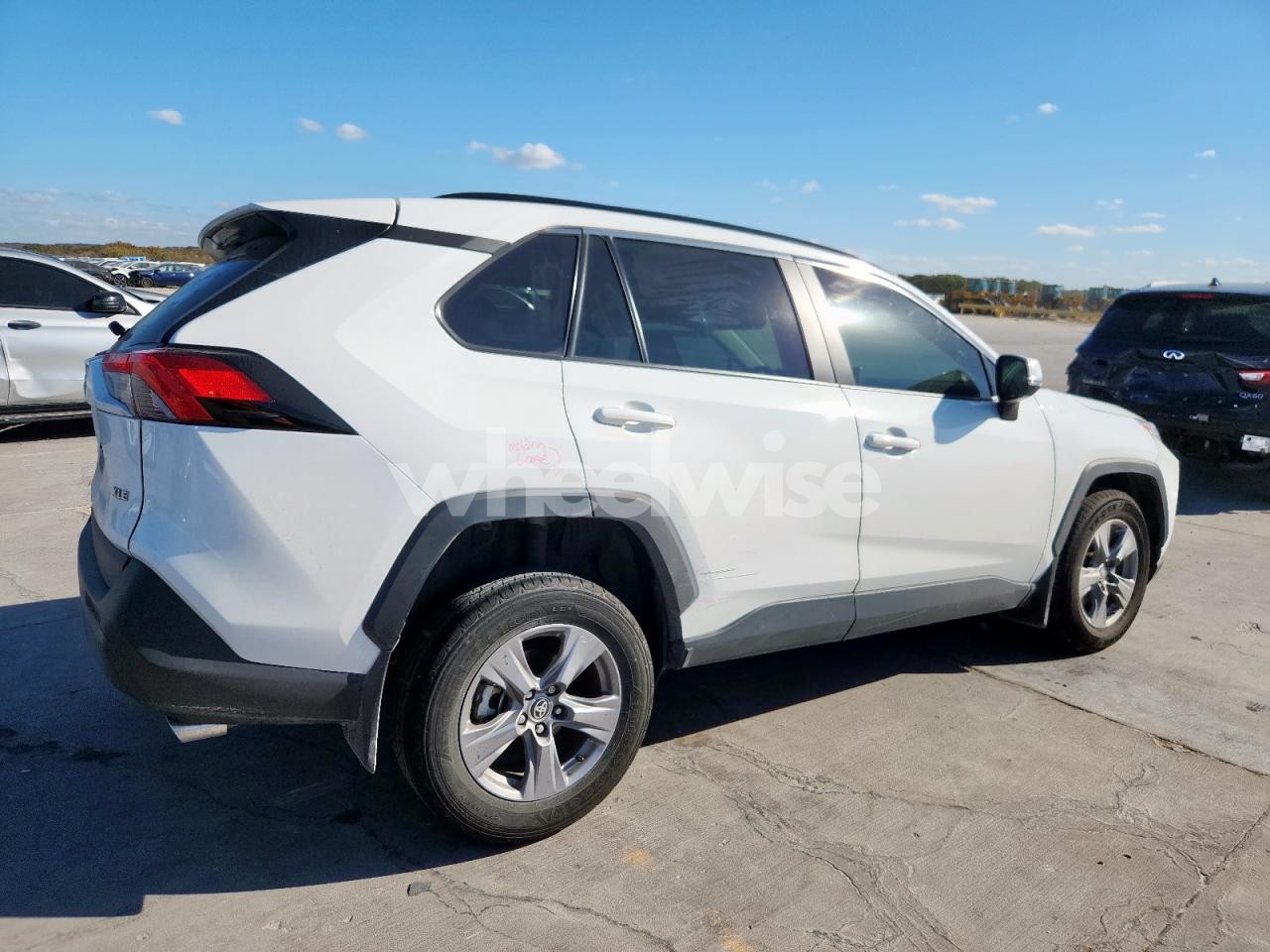 Photo 3 of 2024 TOYOTA RAV4 XLE (VIN 2T3W1RFV8RW309500)