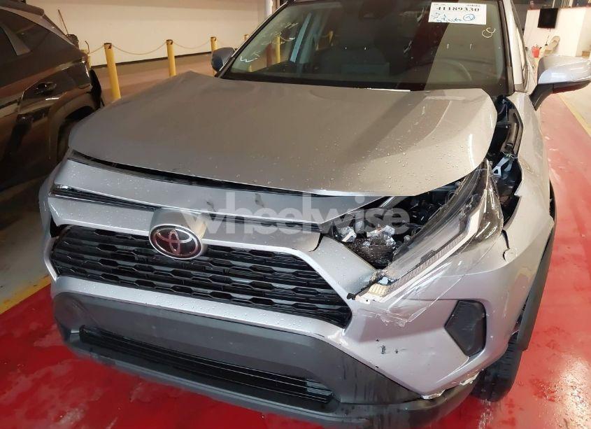 Photo 6 of 2024 Toyota Rav4 XLE (VIN 2T3W1RFV8RW318780)