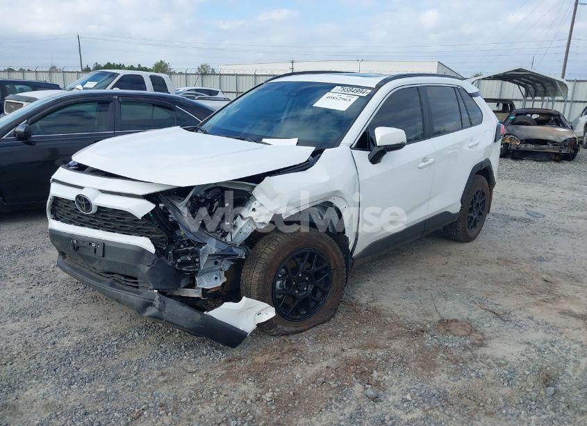 Photo 2 of 2024 Toyota Rav4 XLE (VIN 2T3W1RFV8RW340682)