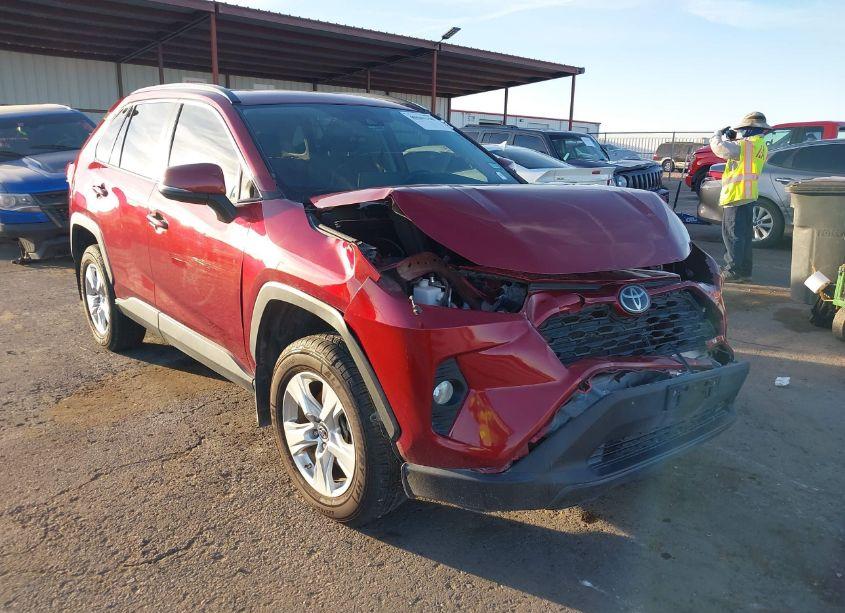 2019 Toyota Rav4 XLE (VIN 2T3W1RFV9KC008449) main photo
