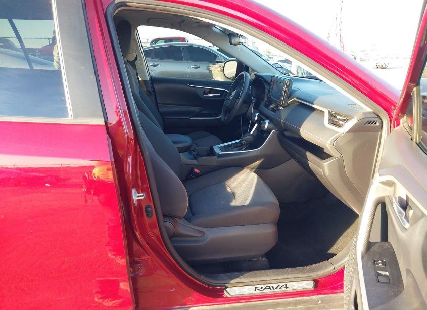 Photo 5 of 2019 Toyota Rav4 XLE (VIN 2T3W1RFV9KC008449)