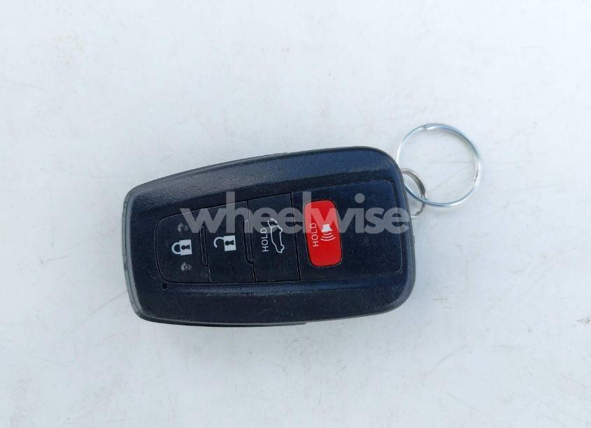 Photo 11 of 2019 Toyota Rav4 XLE (VIN 2T3W1RFV9KC009374)