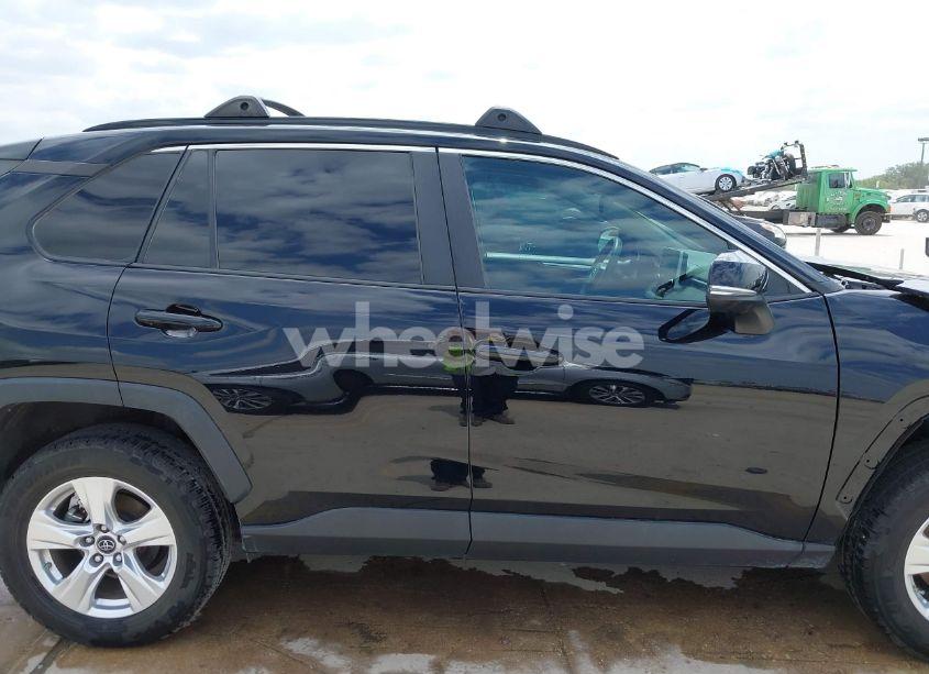 Photo 14 of 2019 Toyota Rav4 XLE (VIN 2T3W1RFV9KC009374)