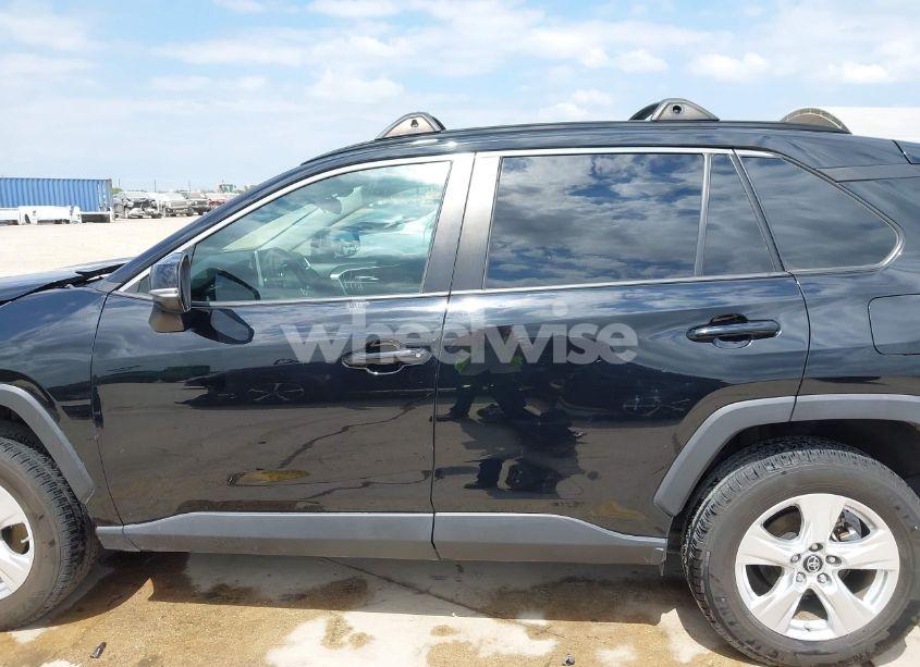 Photo 15 of 2019 Toyota Rav4 XLE (VIN 2T3W1RFV9KC009374)