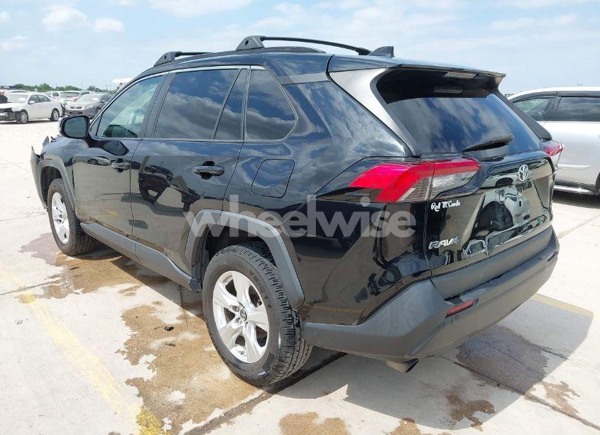 Photo 3 of 2019 Toyota Rav4 XLE (VIN 2T3W1RFV9KC009374)