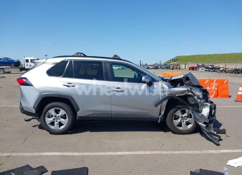 Photo 13 of 2019 Toyota Rav4 XLE (VIN 2T3W1RFV9KW021118)