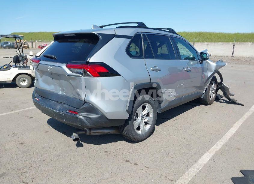 Photo 4 of 2019 Toyota Rav4 XLE (VIN 2T3W1RFV9KW021118)