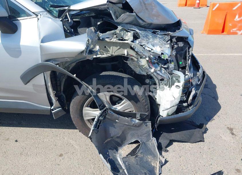 Photo 6 of 2019 Toyota Rav4 XLE (VIN 2T3W1RFV9KW021118)