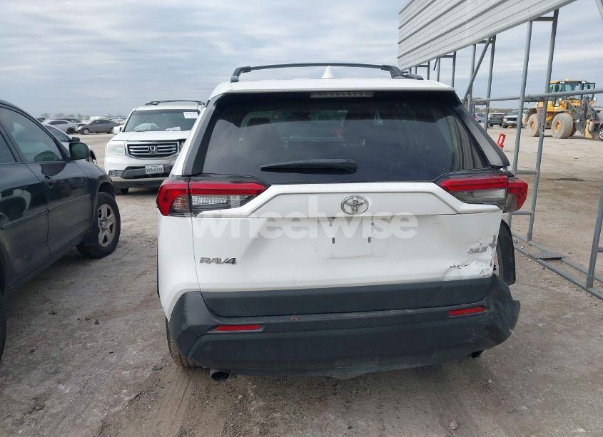 Photo 17 of 2019 Toyota Rav4 XLE (VIN 2T3W1RFV9KW043197)