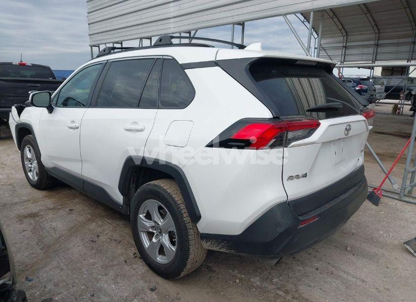 Photo 3 of 2019 Toyota Rav4 XLE (VIN 2T3W1RFV9KW043197)