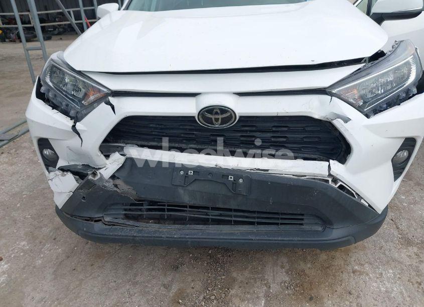 Photo 6 of 2019 Toyota Rav4 XLE (VIN 2T3W1RFV9KW043197)