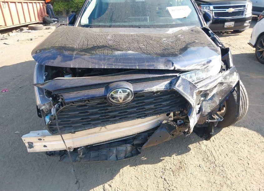 Photo 6 of 2020 Toyota Rav4 XLE/XLE PREMIUM (VIN 2T3W1RFV9LC044434)