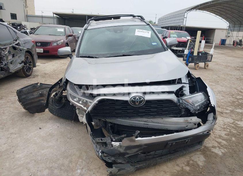 Photo 12 of 2020 Toyota Rav4 XLE (VIN 2T3W1RFV9LC044725)