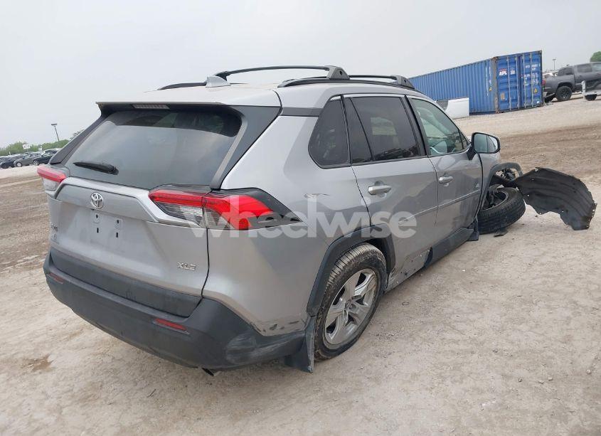 Photo 4 of 2020 Toyota Rav4 XLE (VIN 2T3W1RFV9LC044725)