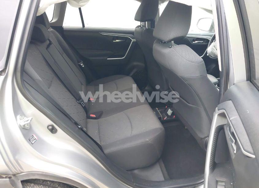 Photo 8 of 2020 Toyota Rav4 XLE (VIN 2T3W1RFV9LC044725)