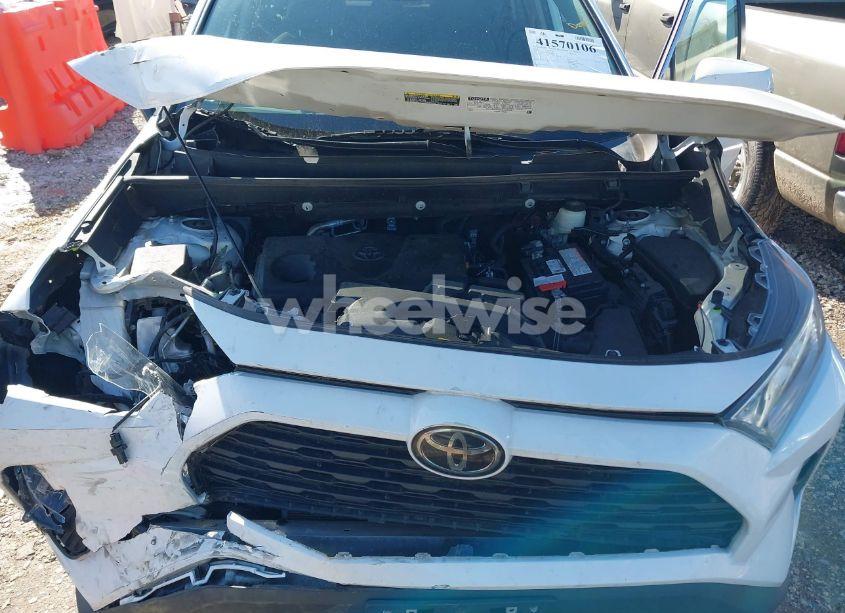 Photo 10 of 2020 Toyota Rav4 XLE (VIN 2T3W1RFV9LC047592)
