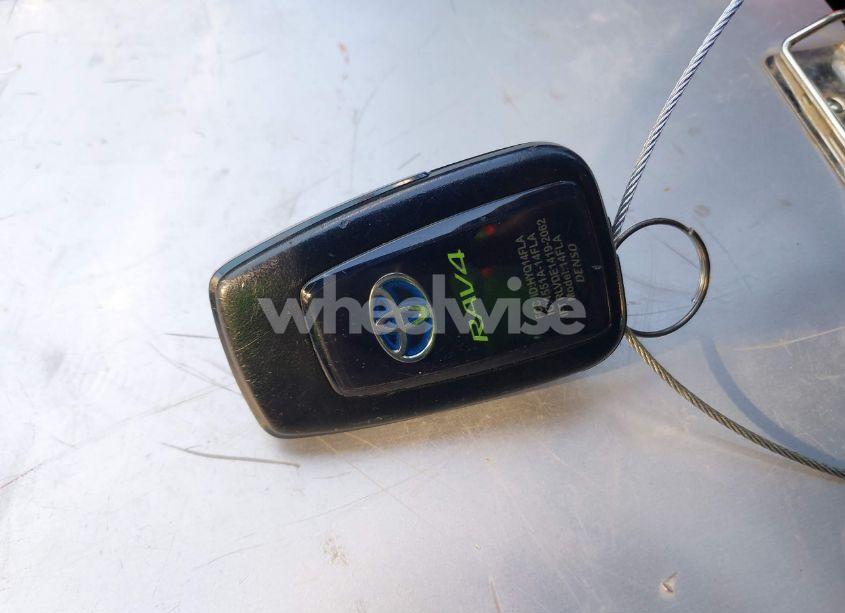 Photo 11 of 2020 Toyota Rav4 XLE (VIN 2T3W1RFV9LC047592)