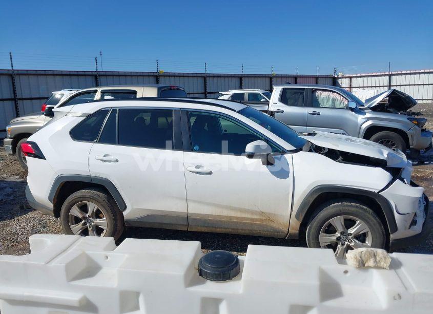 Photo 13 of 2020 Toyota Rav4 XLE (VIN 2T3W1RFV9LC047592)