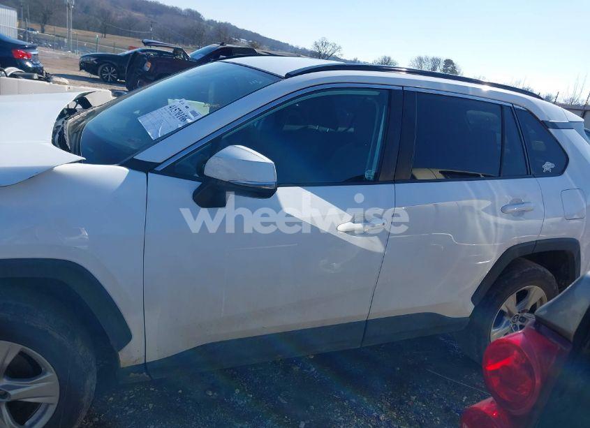 Photo 14 of 2020 Toyota Rav4 XLE (VIN 2T3W1RFV9LC047592)
