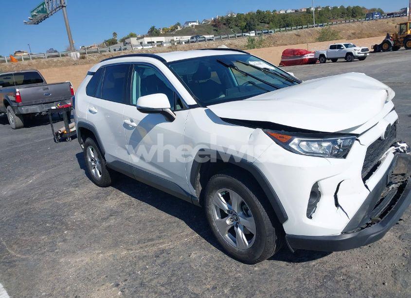 2020 Toyota Rav4 XLE (VIN 2T3W1RFV9LC060794) main photo