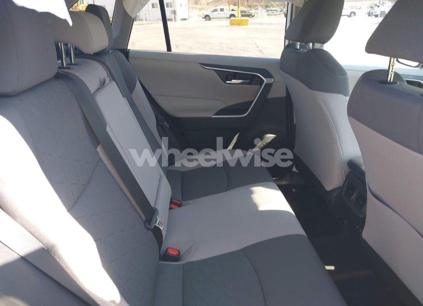 Photo 8 of 2020 Toyota Rav4 XLE (VIN 2T3W1RFV9LC060794)