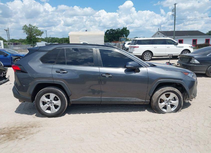 Photo 13 of 2020 Toyota Rav4 XLE (VIN 2T3W1RFV9LC070659)