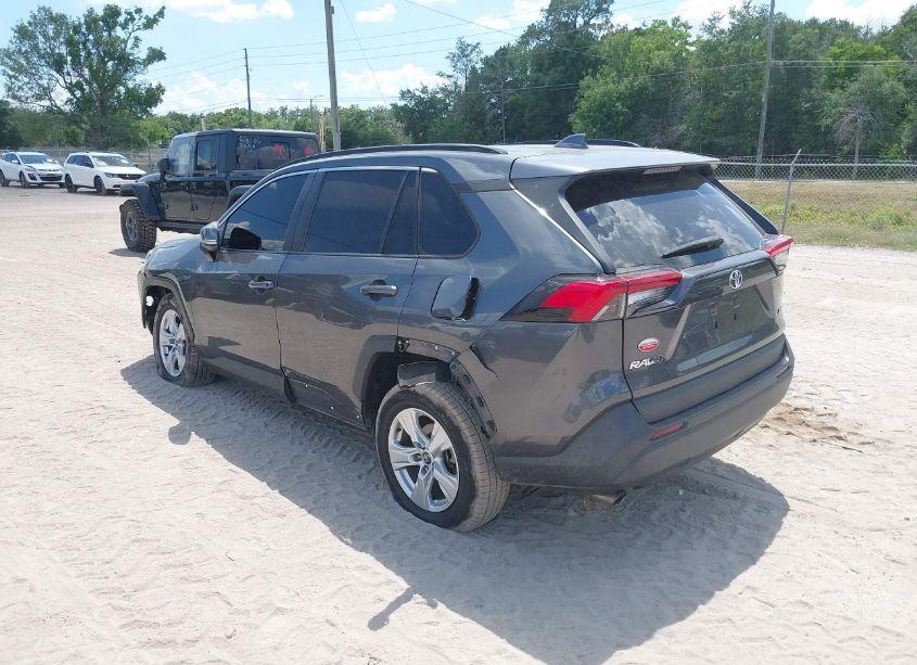 Photo 3 of 2020 Toyota Rav4 XLE (VIN 2T3W1RFV9LC070659)