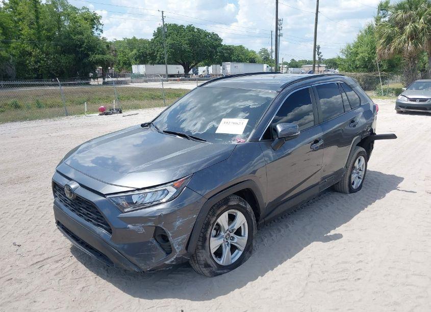 Photo 6 of 2020 Toyota Rav4 XLE (VIN 2T3W1RFV9LC070659)
