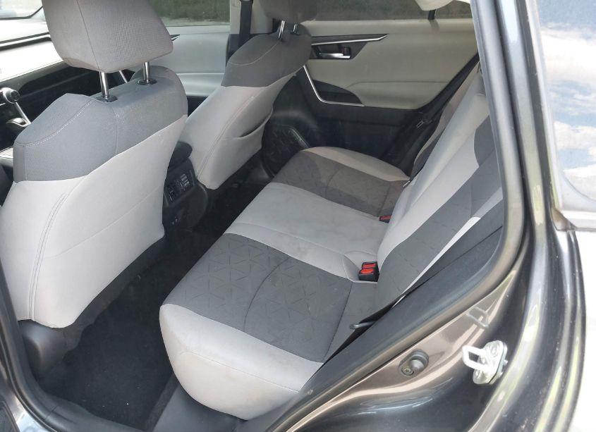 Photo 8 of 2020 Toyota Rav4 XLE (VIN 2T3W1RFV9LC070659)