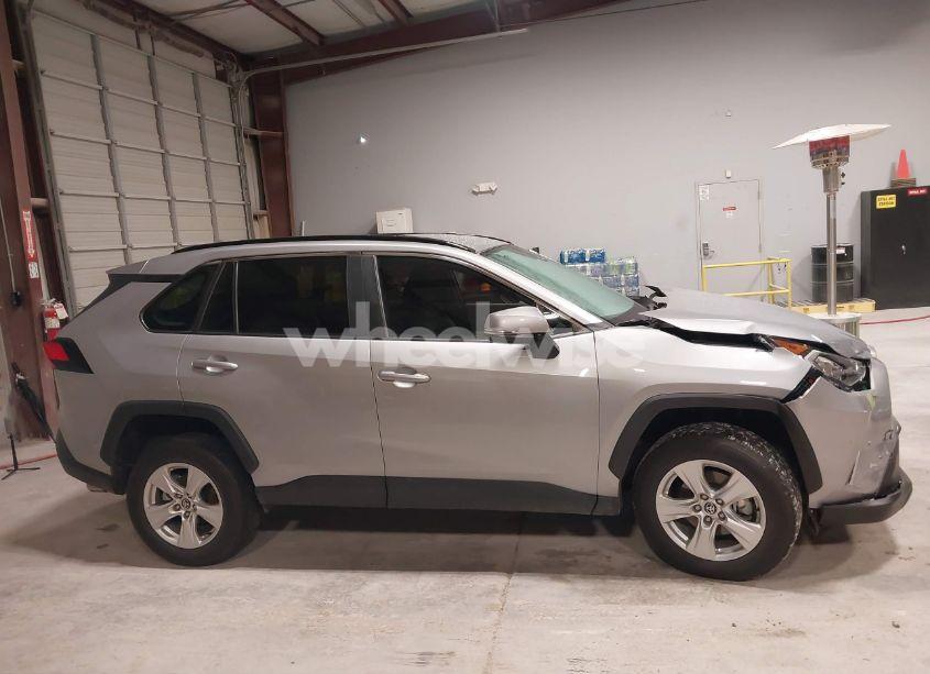 Photo 13 of 2020 Toyota Rav4 XLE/XLE PREMIUM (VIN 2T3W1RFV9LW059806)