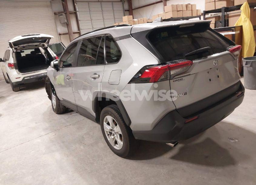 Photo 3 of 2020 Toyota Rav4 XLE/XLE PREMIUM (VIN 2T3W1RFV9LW059806)