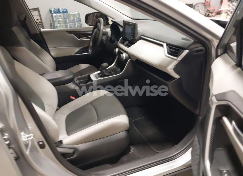 Photo 5 of 2020 Toyota Rav4 XLE/XLE PREMIUM (VIN 2T3W1RFV9LW059806)