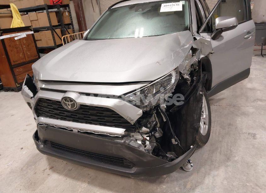 Photo 6 of 2020 Toyota Rav4 XLE/XLE PREMIUM (VIN 2T3W1RFV9LW059806)