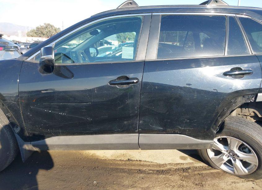 Photo 14 of 2020 Toyota Rav4 XLE (VIN 2T3W1RFV9LW073043)
