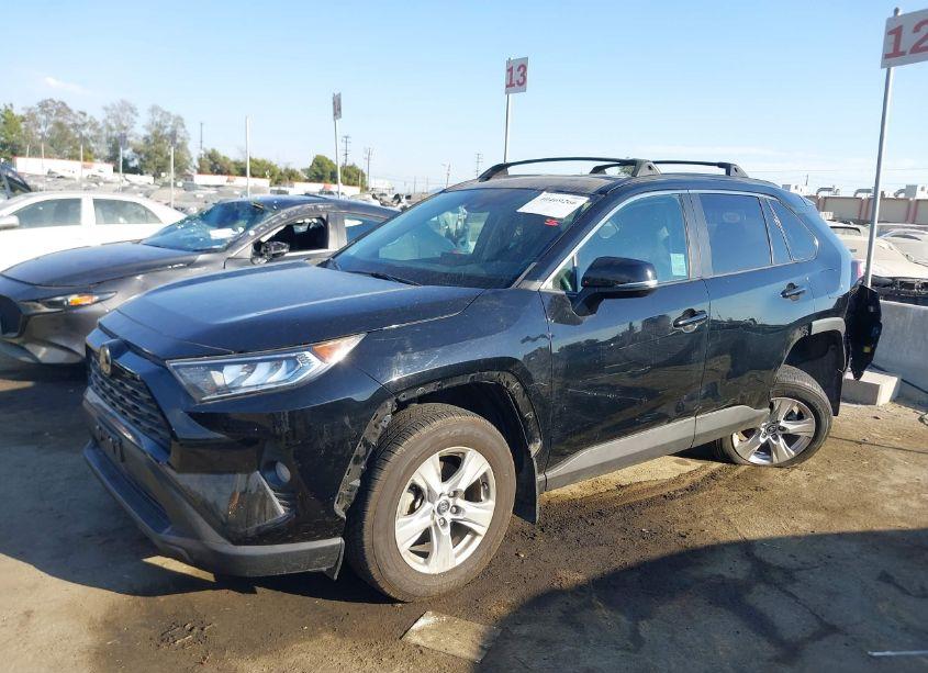 Photo 2 of 2020 Toyota Rav4 XLE (VIN 2T3W1RFV9LW073043)