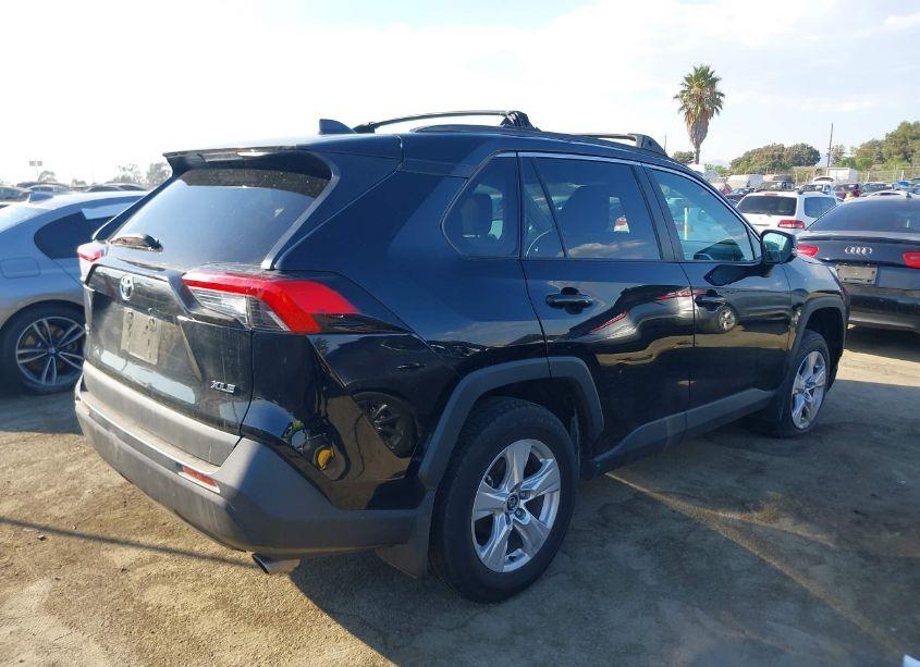 Photo 4 of 2020 Toyota Rav4 XLE (VIN 2T3W1RFV9LW073043)