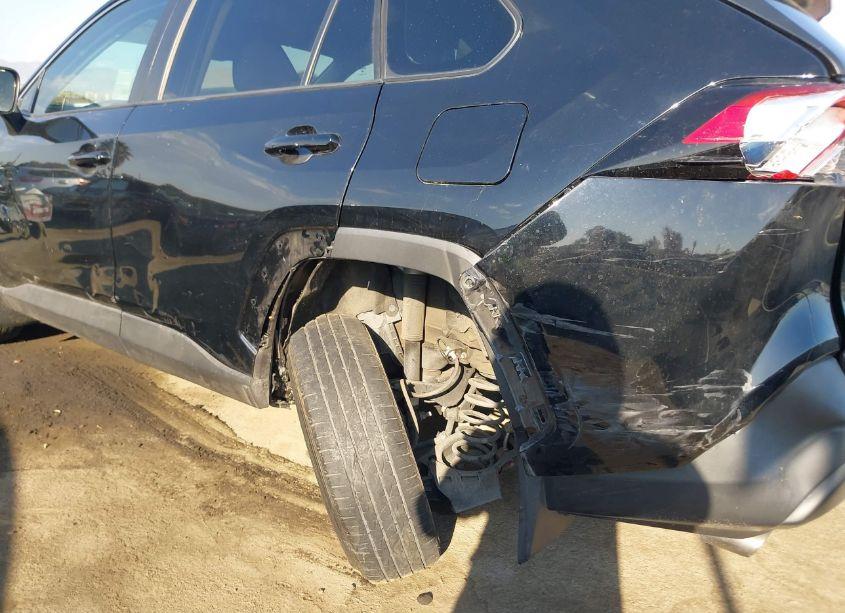 Photo 6 of 2020 Toyota Rav4 XLE (VIN 2T3W1RFV9LW073043)