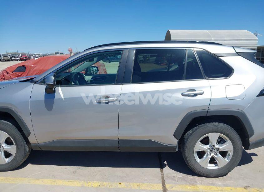 Photo 15 of 2020 Toyota Rav4 XLE (VIN 2T3W1RFV9LW090537)