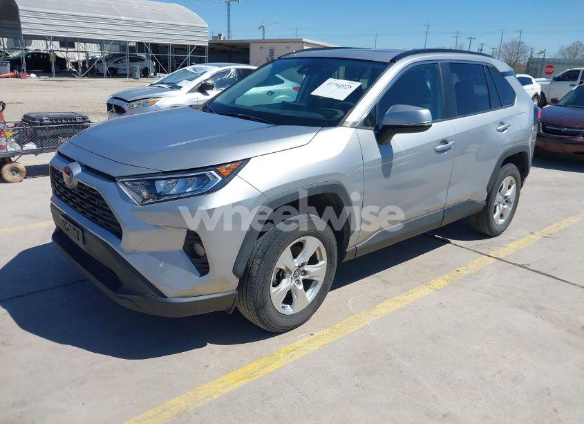 Photo 2 of 2020 Toyota Rav4 XLE (VIN 2T3W1RFV9LW090537)