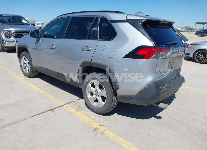 Photo 3 of 2020 Toyota Rav4 XLE (VIN 2T3W1RFV9LW090537)
