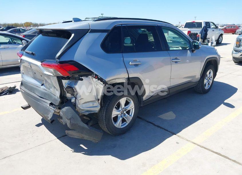 Photo 4 of 2020 Toyota Rav4 XLE (VIN 2T3W1RFV9LW090537)