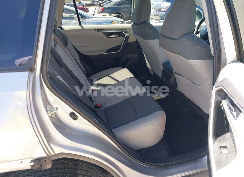 Photo 8 of 2020 Toyota Rav4 XLE (VIN 2T3W1RFV9LW090537)