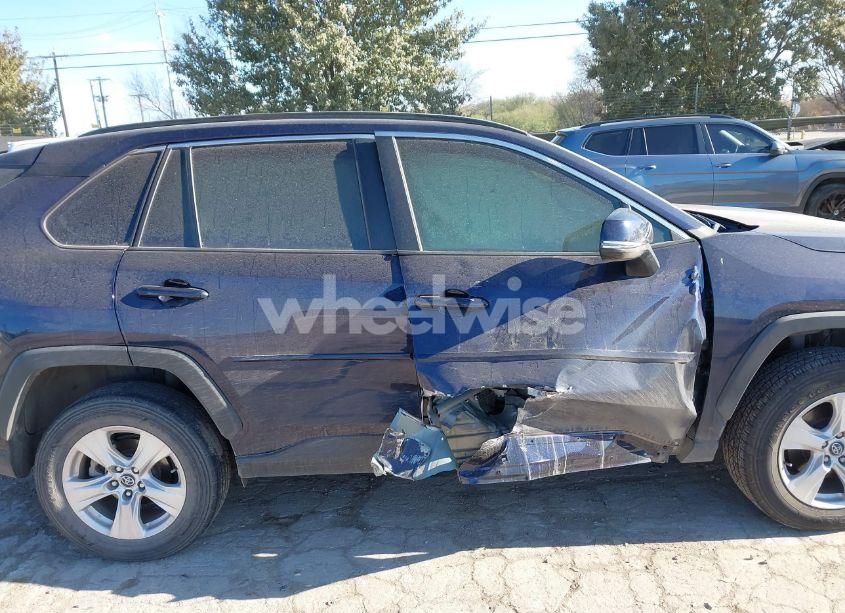 Photo 13 of 2020 Toyota Rav4 XLE (VIN 2T3W1RFV9LW097763)