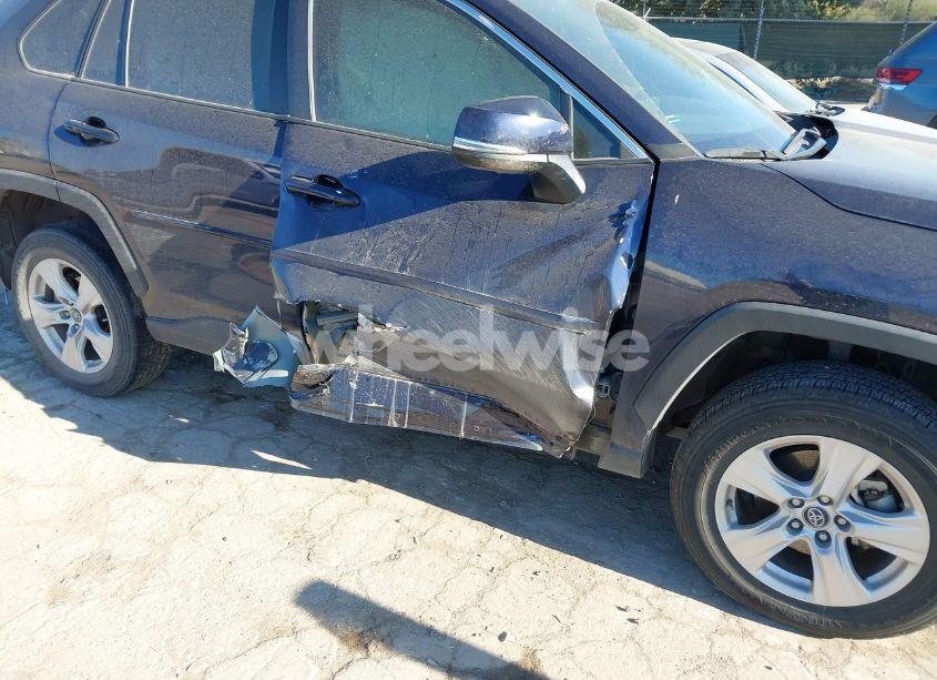 Photo 6 of 2020 Toyota Rav4 XLE (VIN 2T3W1RFV9LW097763)