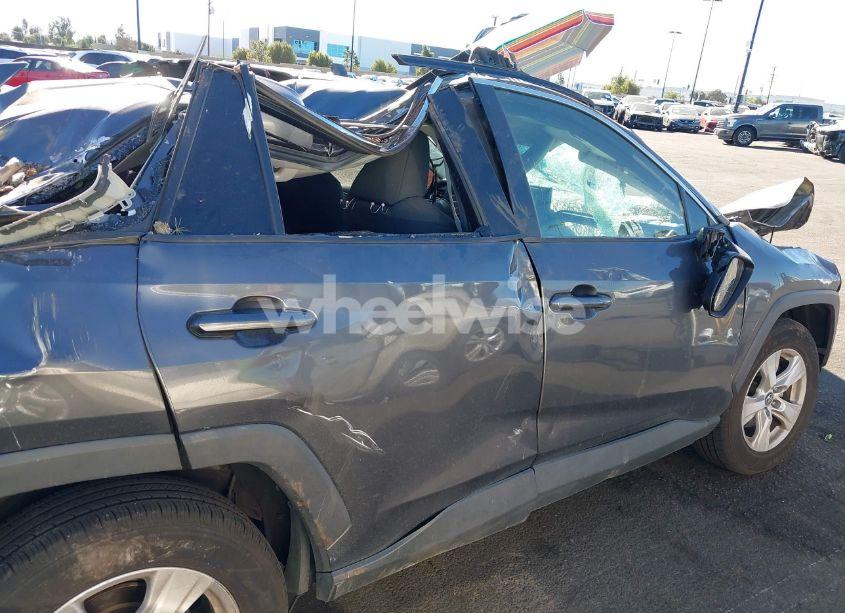 Photo 14 of 2020 Toyota Rav4 (VIN 2T3W1RFV9LW102721)
